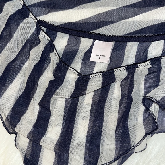 Navy Blue & White Sheer Set ⚓️ - Picture 3 of 6